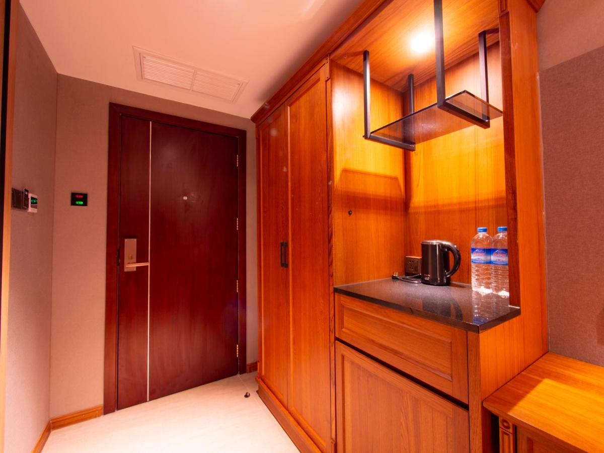 Prince Hotel Yangon Luaran gambar