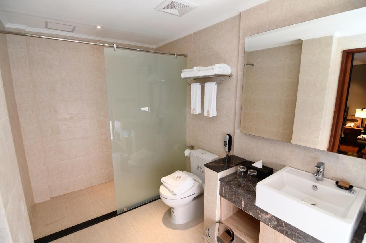 Prince Hotel Yangon Luaran gambar