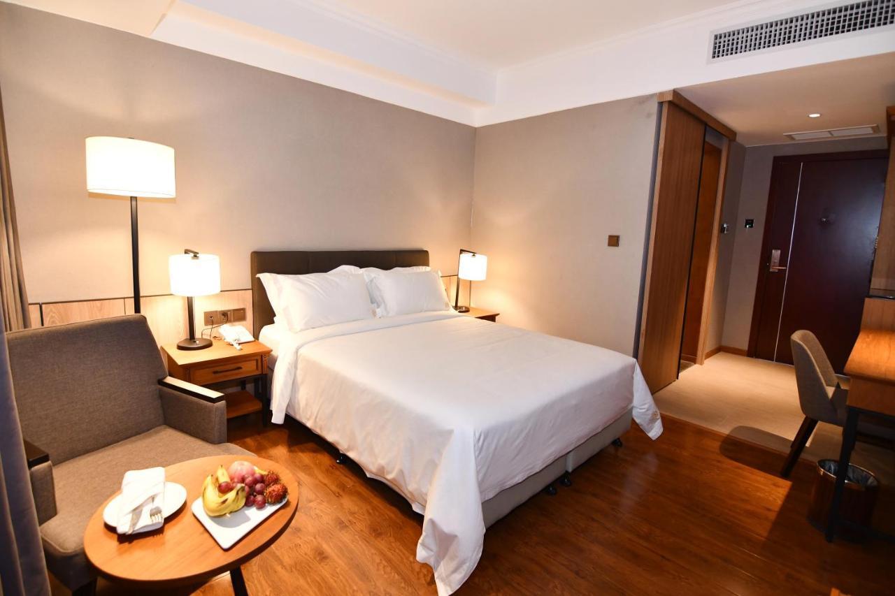 Prince Hotel Yangon Luaran gambar