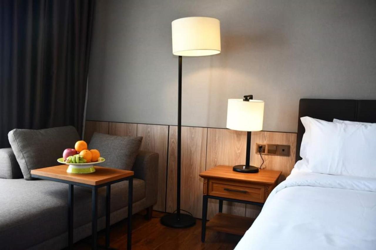 Prince Hotel Yangon Luaran gambar