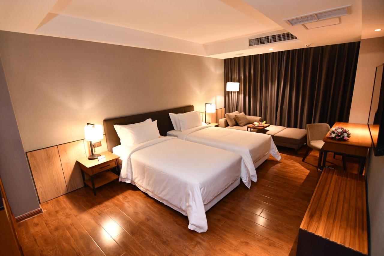 Prince Hotel Yangon Luaran gambar