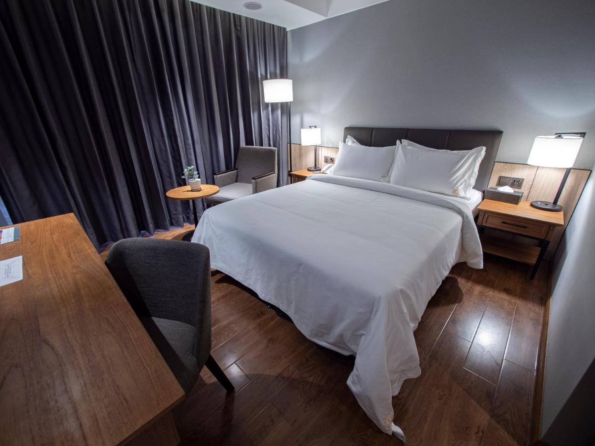 Prince Hotel Yangon Luaran gambar