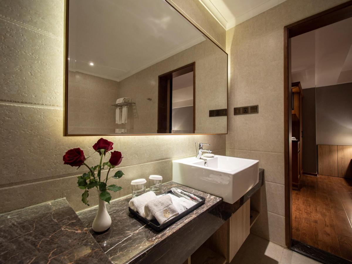 Prince Hotel Yangon Luaran gambar